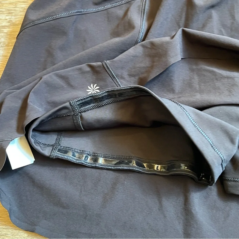 Athleta Run with It 16 inch skort black medium Activewear Skirt - Picture 5 of 8